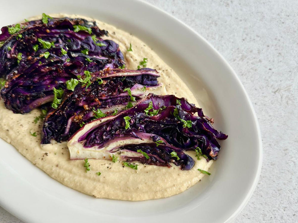 烤紫甘藍佐鷹嘴豆泥